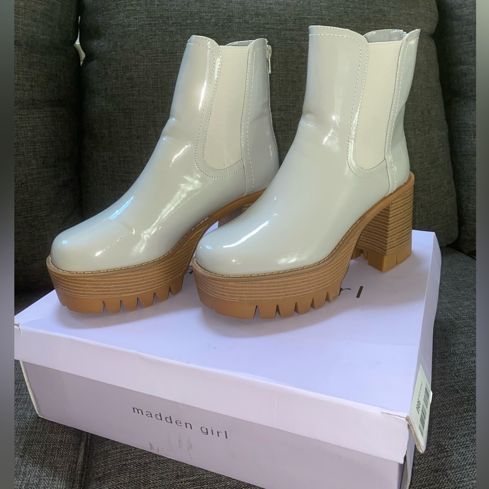 Madden girl Gotchha boots